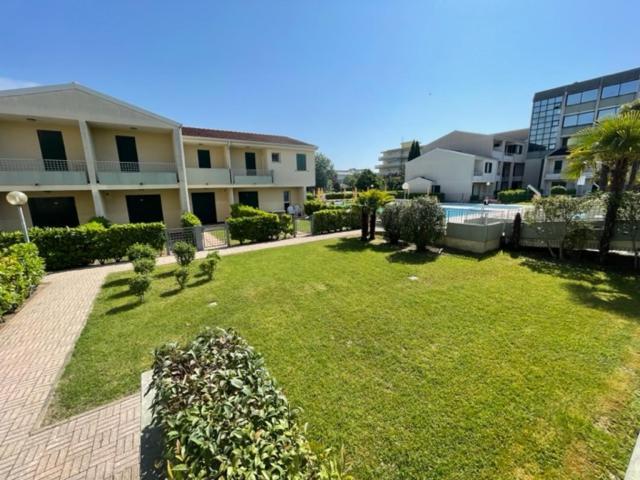 Apartament With Swimming Pool Apartamento Caorle Exterior foto